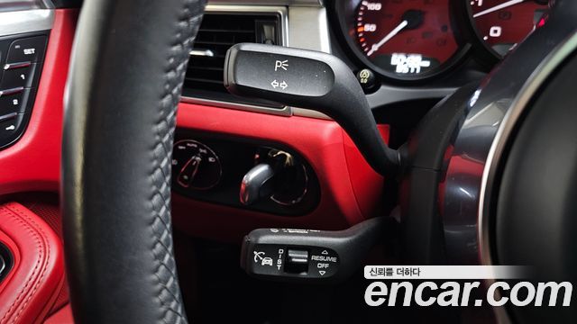 Porsche Macan 2018 — photo 23