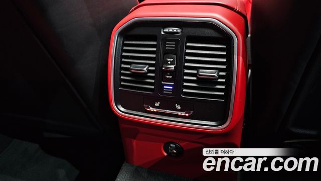 Porsche Macan 2018 — photo 25