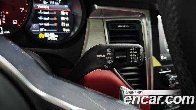 Porsche Macan 2018 — photo 30
