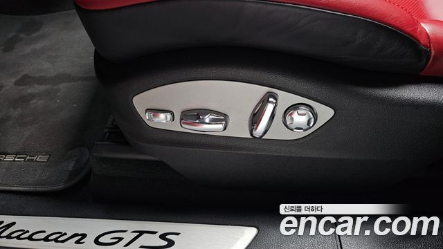 Porsche Macan 2018 — photo 36