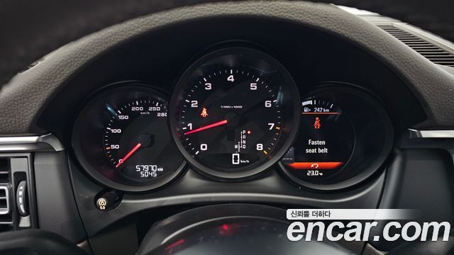 Porsche Macan 2019 — photo 11