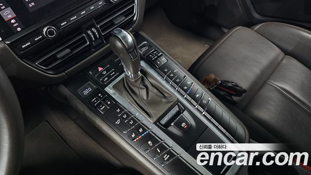 Porsche Macan 2019 — photo 12