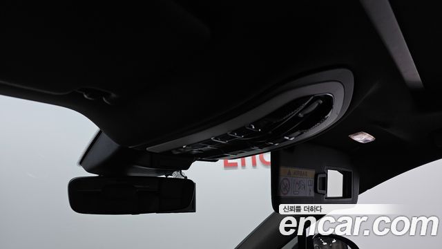 Porsche Macan 2019 — photo 25