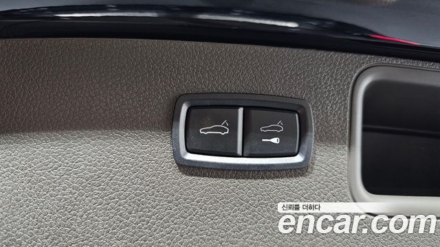 Porsche Macan 2019 — photo 31