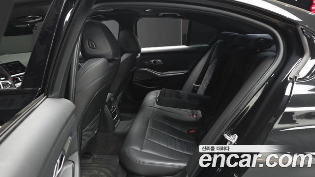 BMW 3-Series 2022 — photo 11