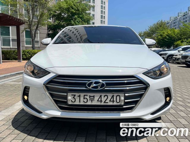 Hyundai AVANTE 2018 — photo 2