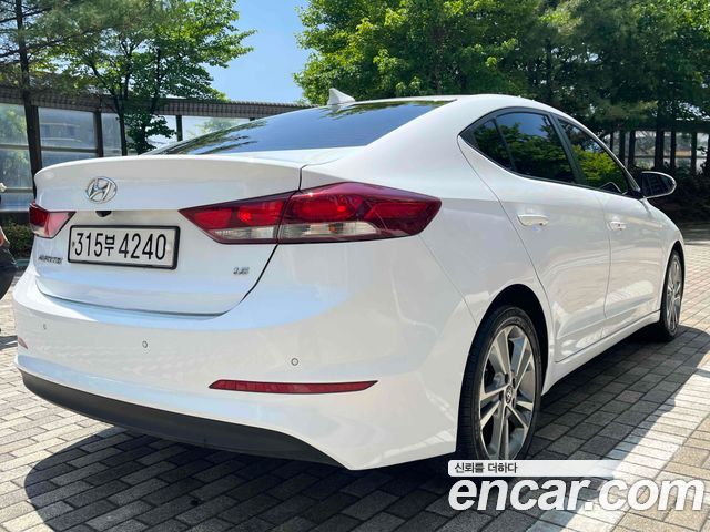 Hyundai AVANTE 2018 — photo 4