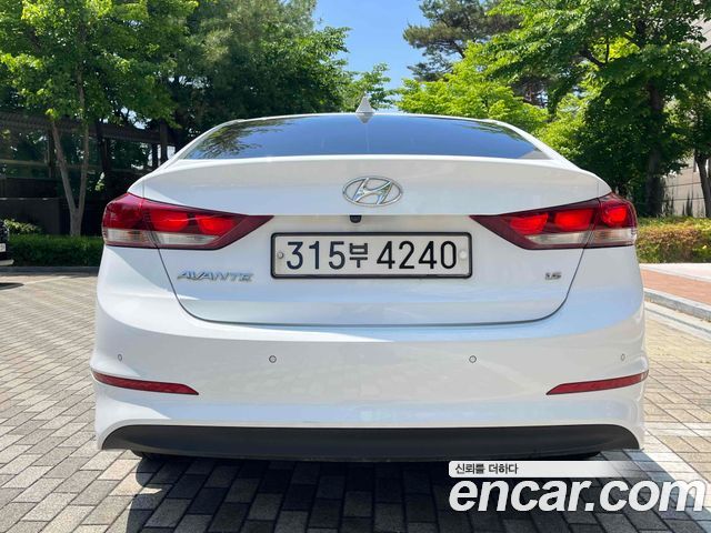 Hyundai AVANTE 2018 — photo 6