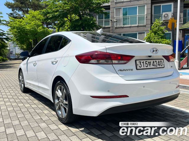 Hyundai AVANTE 2018 — photo 7