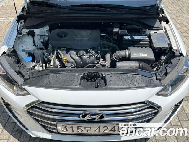 Hyundai AVANTE 2018 — photo 9