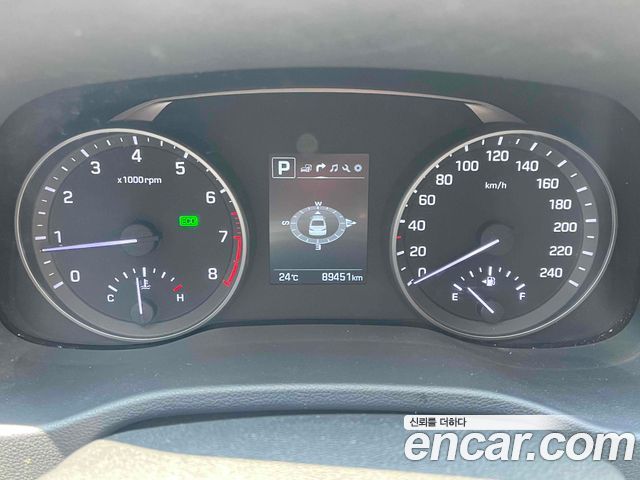 Hyundai AVANTE 2018 — photo 14