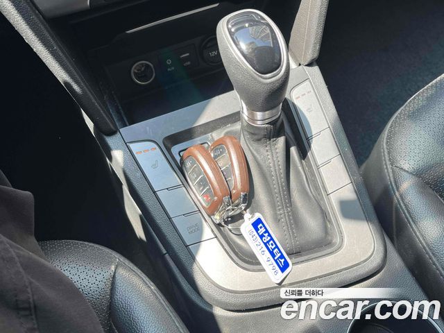Hyundai AVANTE 2018 — photo 19