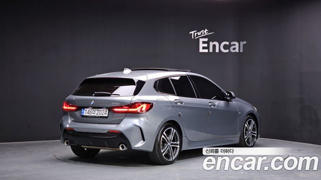 BMW 1-Series 2022 — photo 2