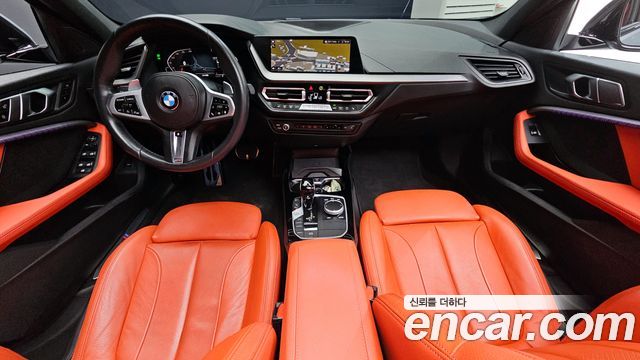 BMW 1-Series 2022 — photo 10