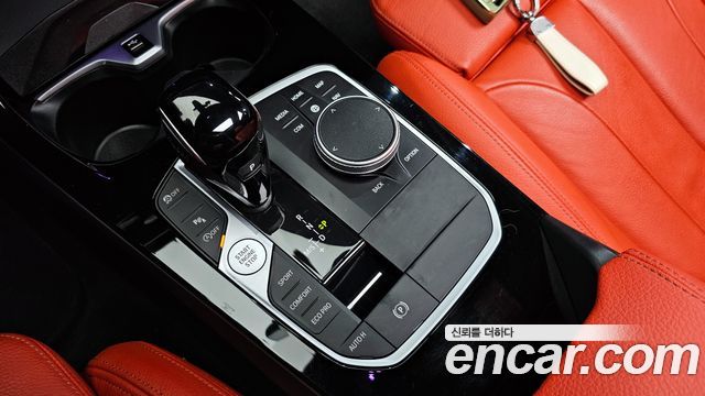 BMW 1-Series 2022 — photo 12