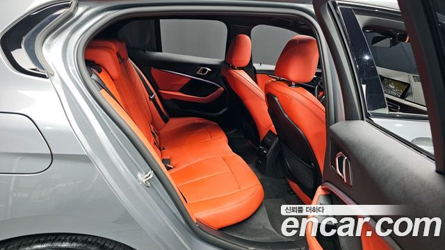 BMW 1-Series 2022 — photo 17