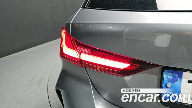 BMW 1-Series 2022 — photo 9