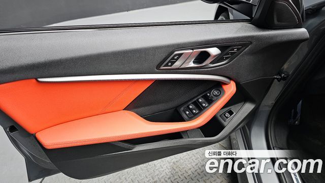 BMW 1-Series 2022 — photo 14