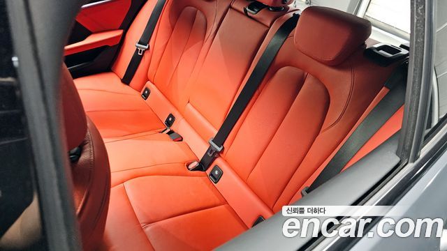 BMW 1-Series 2022 — photo 31
