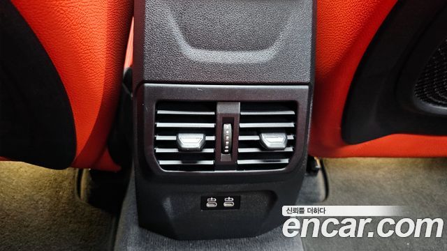 BMW 1-Series 2022 — photo 36
