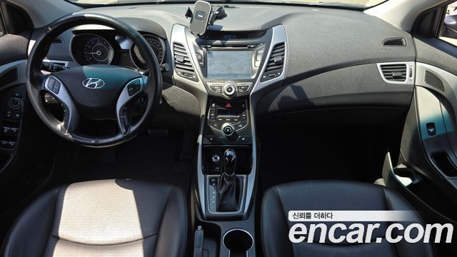 Hyundai AVANTE 2015 — photo 10