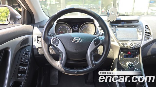 Hyundai AVANTE 2015 — photo 19