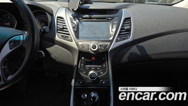 Hyundai AVANTE 2015 — photo 20