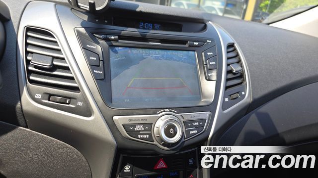 Hyundai AVANTE 2015 — photo 21
