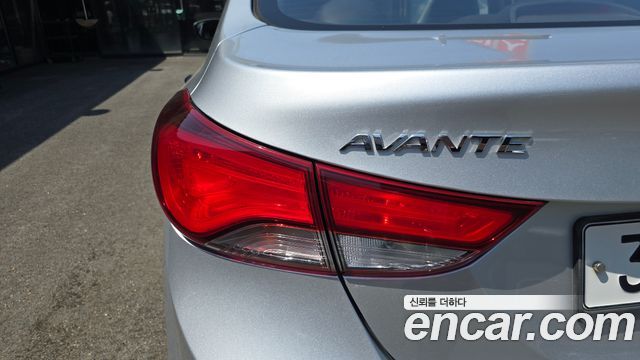 Hyundai AVANTE 2015 — photo 9