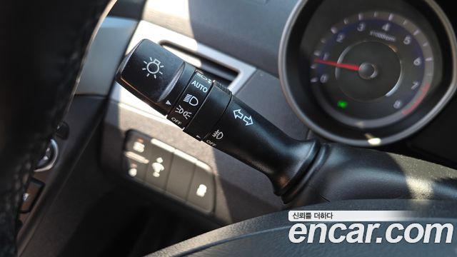 Hyundai AVANTE 2015 — photo 27