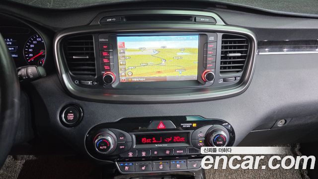 Kia Sorento 2016 — photo 15