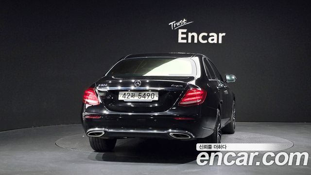Mercedes-Benz E-Class 2019 — photo 4