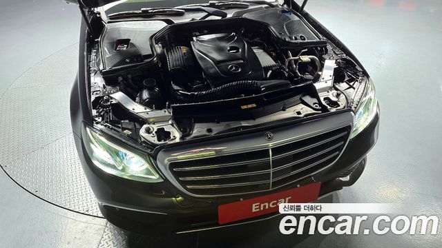 Mercedes-Benz E-Class 2019 — photo 6