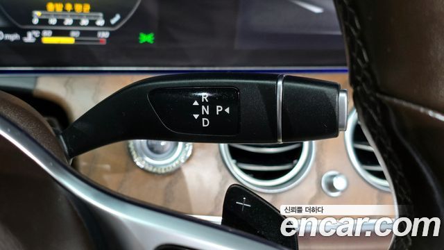 Mercedes-Benz E-Class 2019 — photo 9