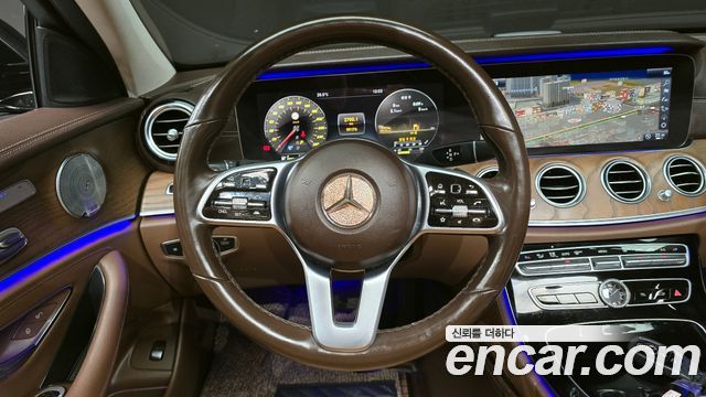 Mercedes-Benz E-Class 2019 — photo 13