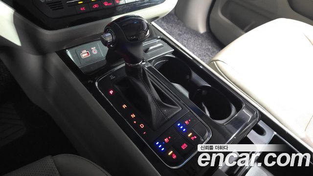 Kia Canival 2016 — photo 9