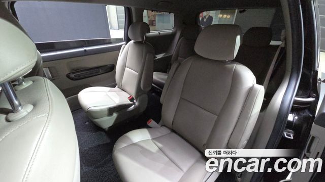 Kia Canival 2016 — photo 12