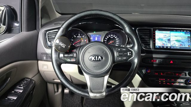 Kia Canival 2016 — photo 13