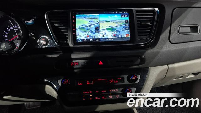 Kia Canival 2016 — photo 14