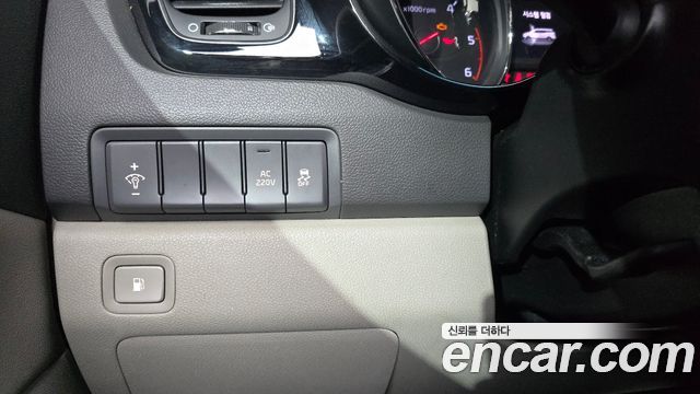 Kia Canival 2016 — photo 17