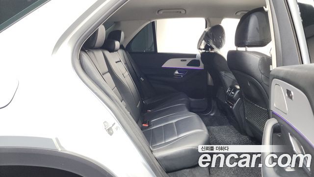 Mercedes-Benz GLE-Class 2019 — photo 11