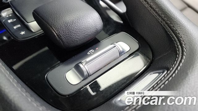 Mercedes-Benz GLE-Class 2019 — photo 16