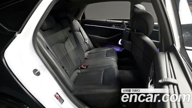 Genesis G80 2017 — photo 18