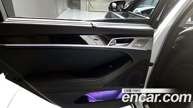 Genesis G80 2017 — photo 15