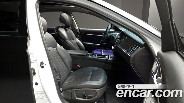 Genesis G80 2017 — photo 16