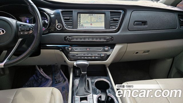 Kia Canival 2020 — photo 13