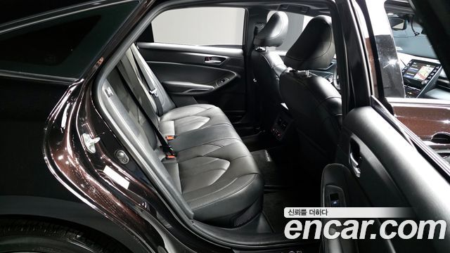Toyota Avalon 2019 — photo 17
