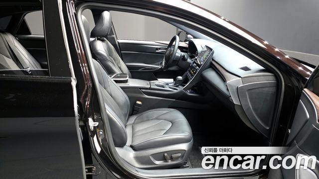 Toyota Avalon 2019 — photo 18
