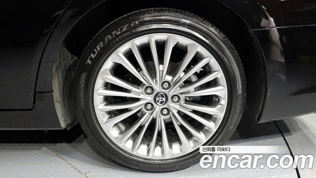 Toyota Avalon 2019 — photo 7