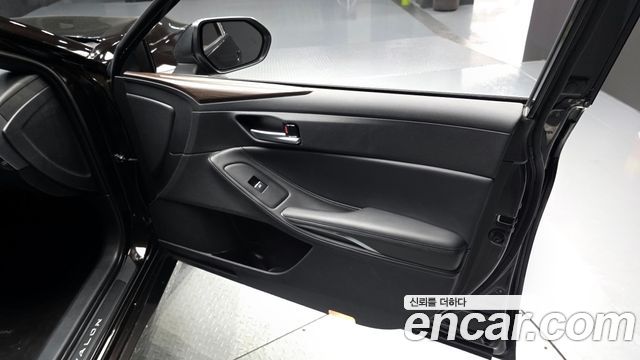 Toyota Avalon 2019 — photo 14
